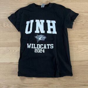 Small UNH Tee Perfect to Crop